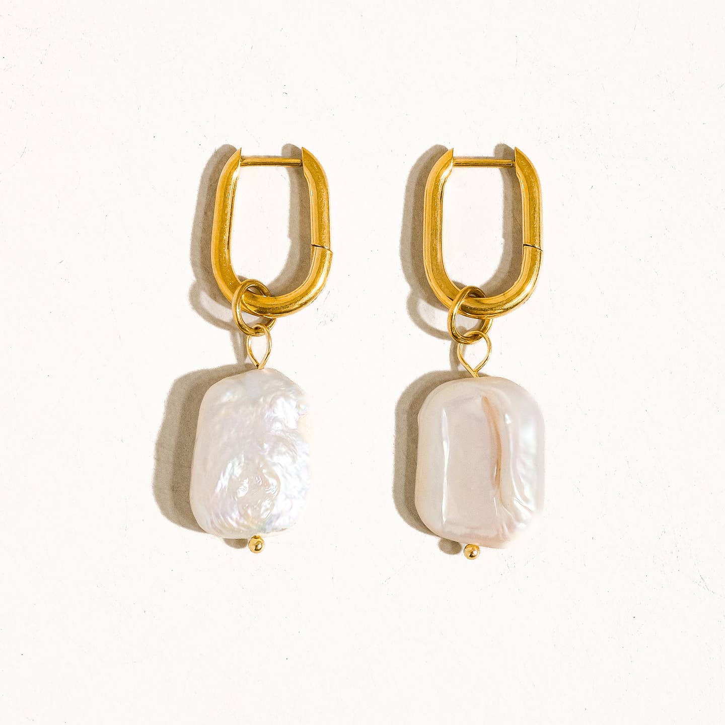 Zaina Classic Pearl Earring