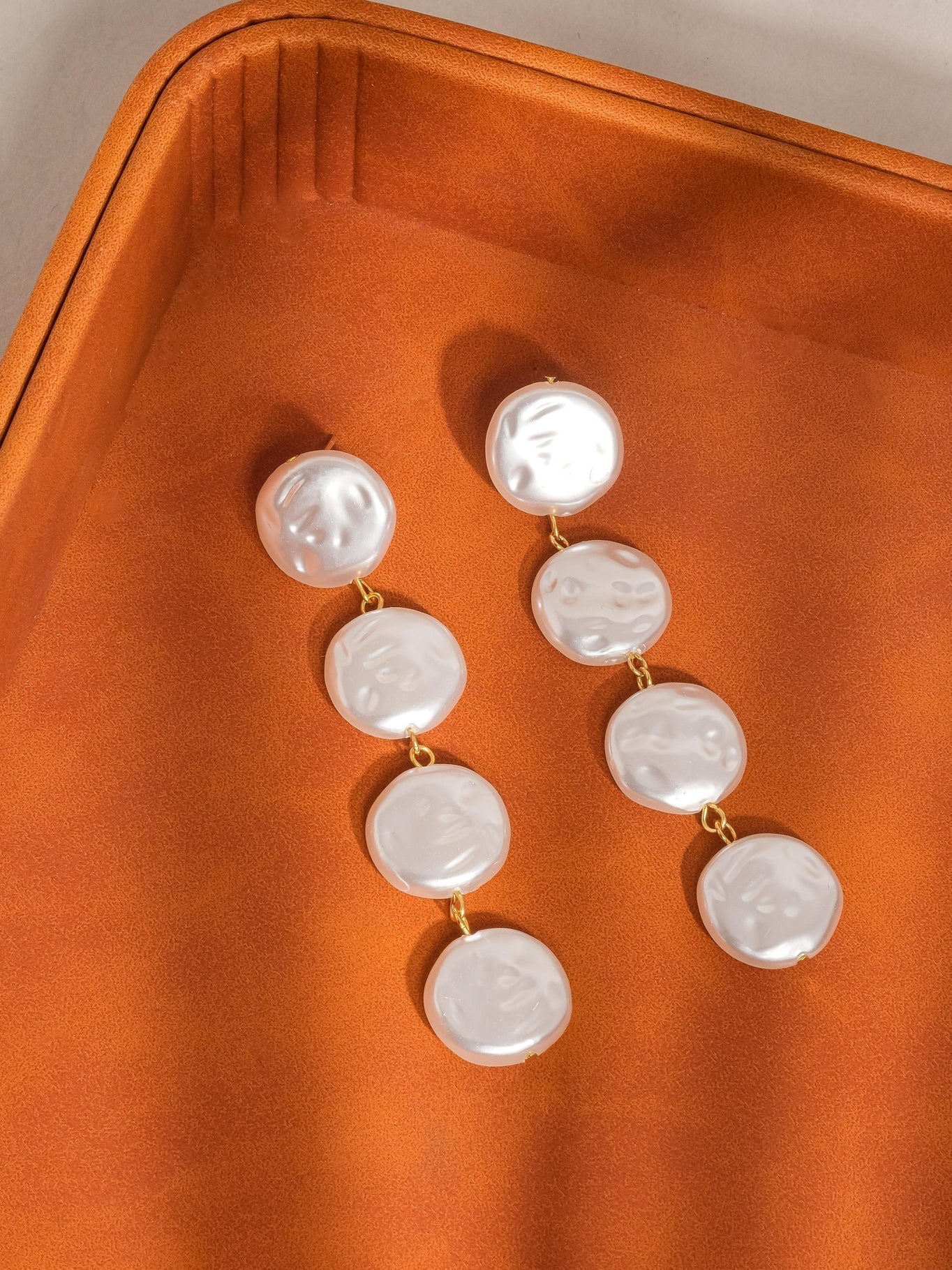 H¨¦lo?se Pearl Drop Earring