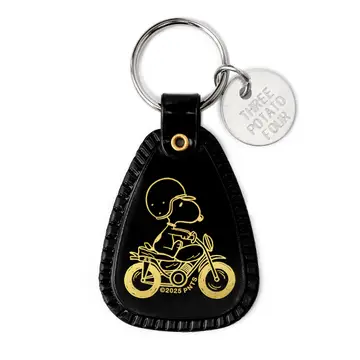 3P4 X Peanuts? - Snoopy Motorcycle Saddle Keychain
